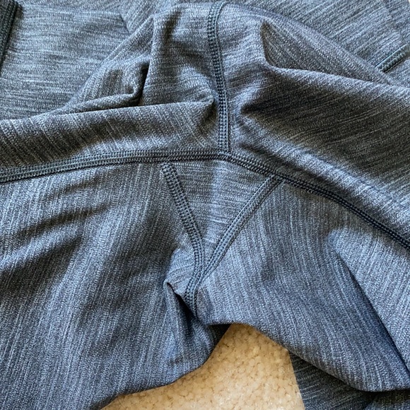 LIKE NEW Lululemon Wunder Under 25” Leggings - Picture 5 of 8
